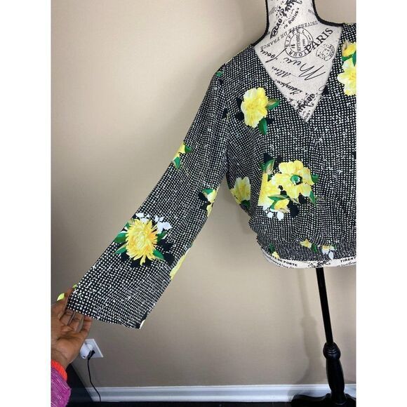 INC v-neck Gingham floral print blouse- M - Picture 3 of 5